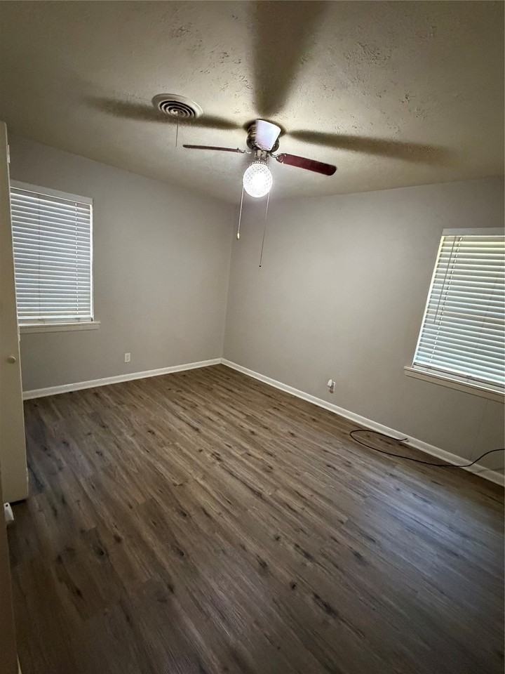 2220 Bella Vista Dr - Photo 5 of 14