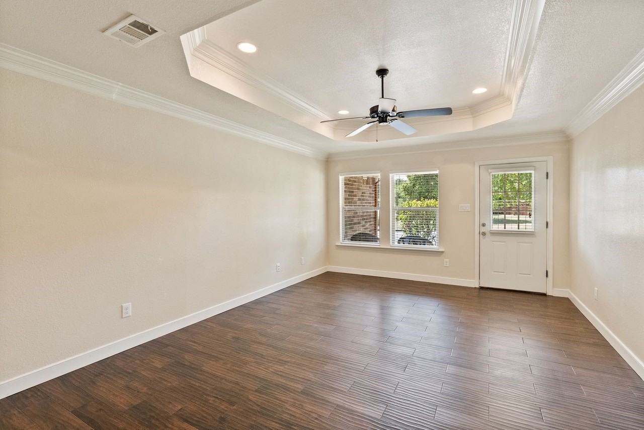 781 Copley St - Photo 3 of 37