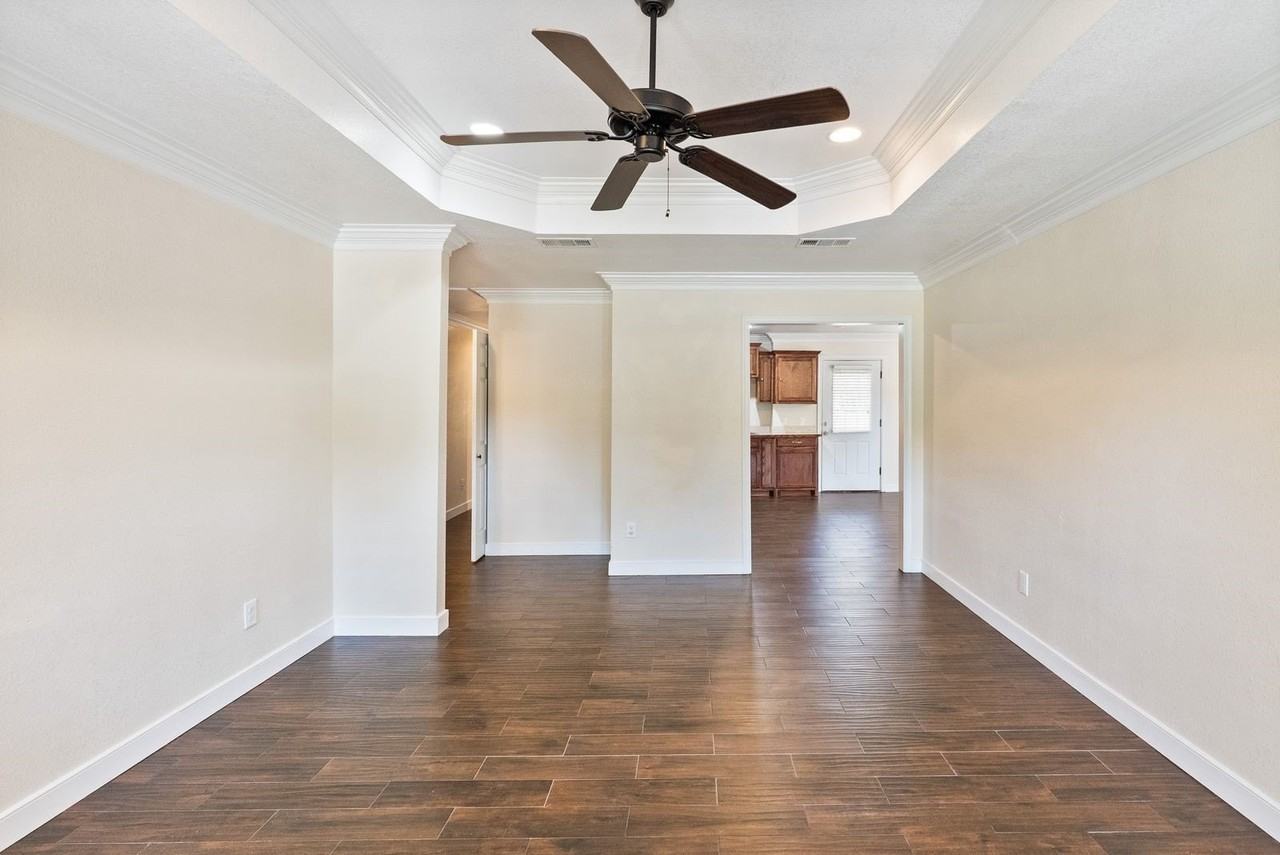 781 Copley St - Photo 4 of 37