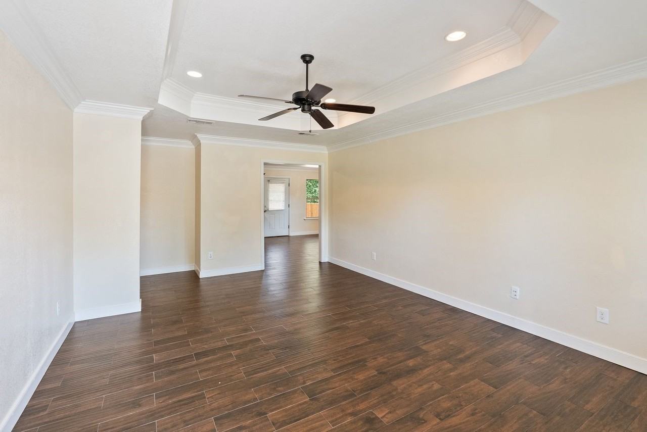 781 Copley St - Photo 5 of 37
