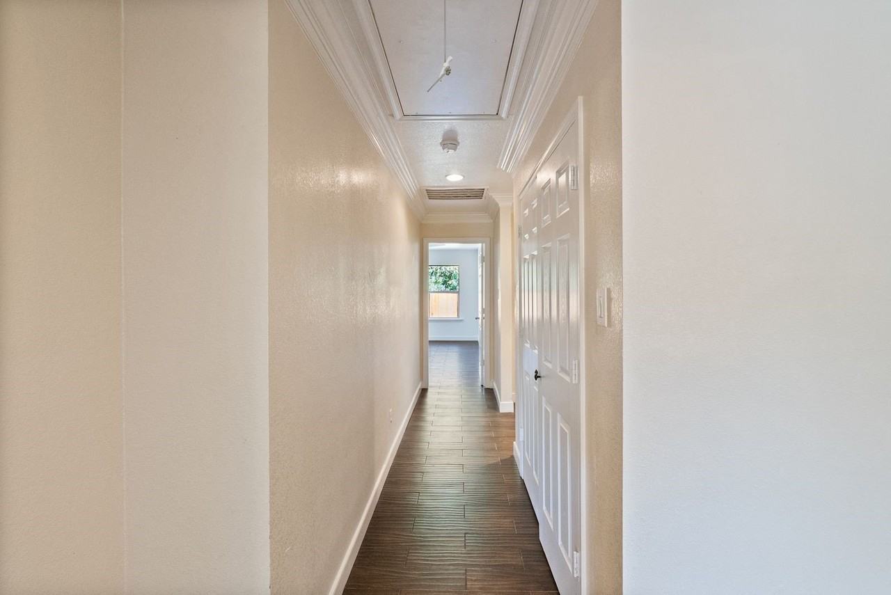 781 Copley St - Photo 6 of 37
