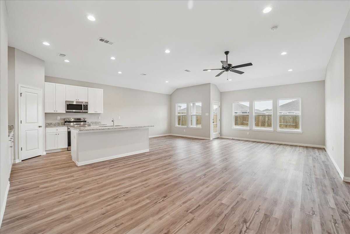 4806 Delano St - Photo 3 of 4