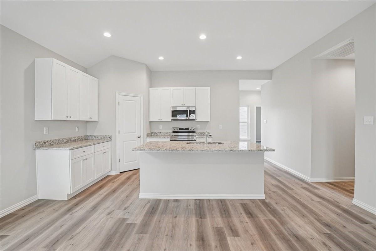 4704 Delano St - Photo 4 of 6