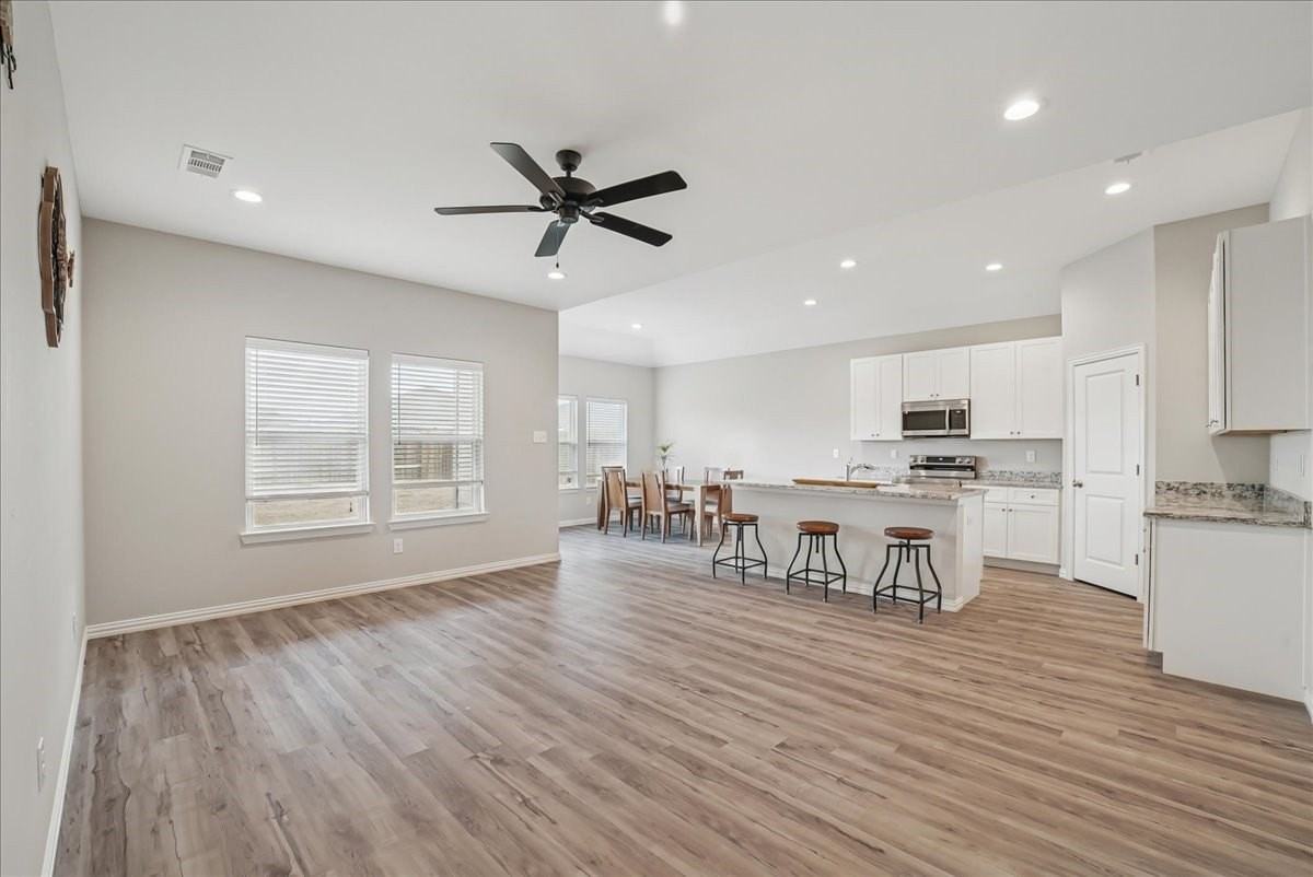 4802 Delano St - Photo 4 of 6