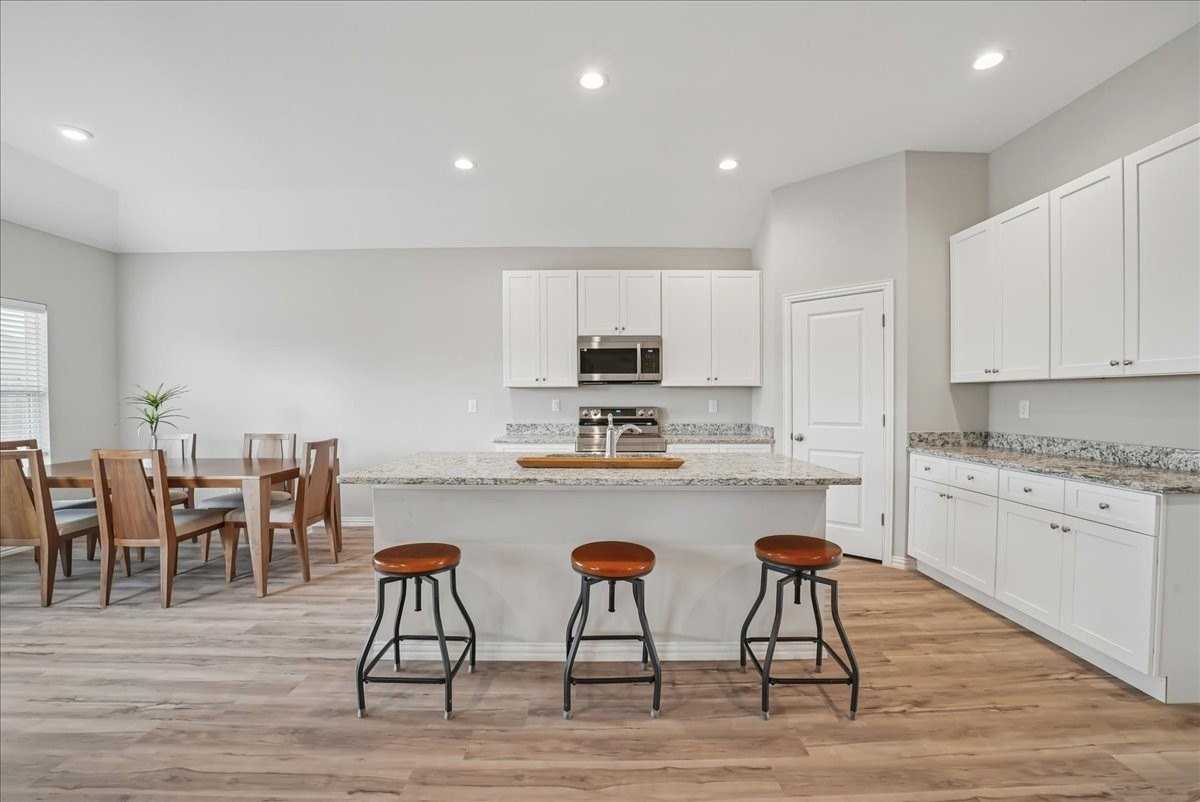 4802 Delano St - Photo 5 of 6