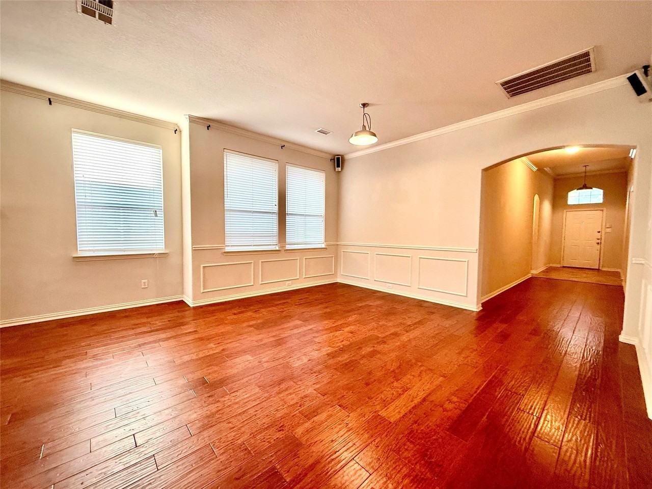 1703 Oak Brook Ln - Photo 5 of 27