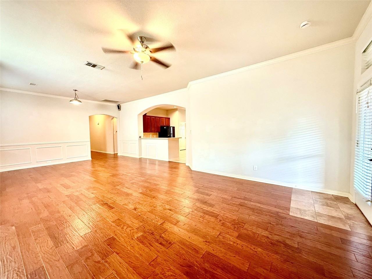 1703 Oak Brook Ln - Photo 6 of 27