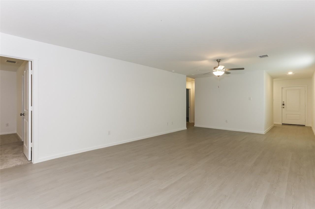 15200 Grappling Irons Ln - Photo 2 of 24