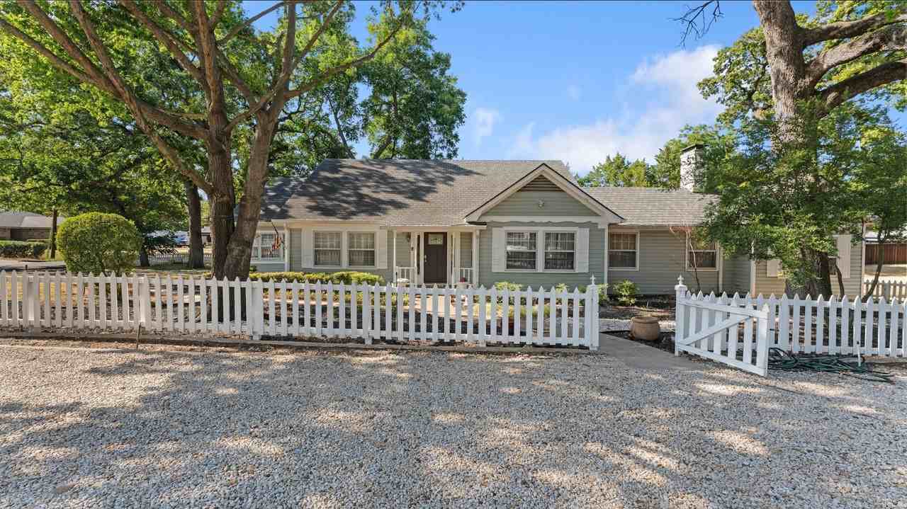 1606 W Shady Grove Rd - Photo 2 of 31