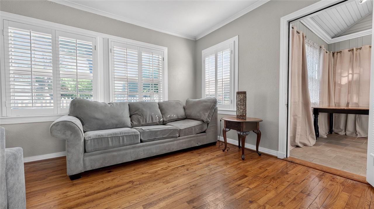 1606 W Shady Grove Rd - Photo 5 of 31