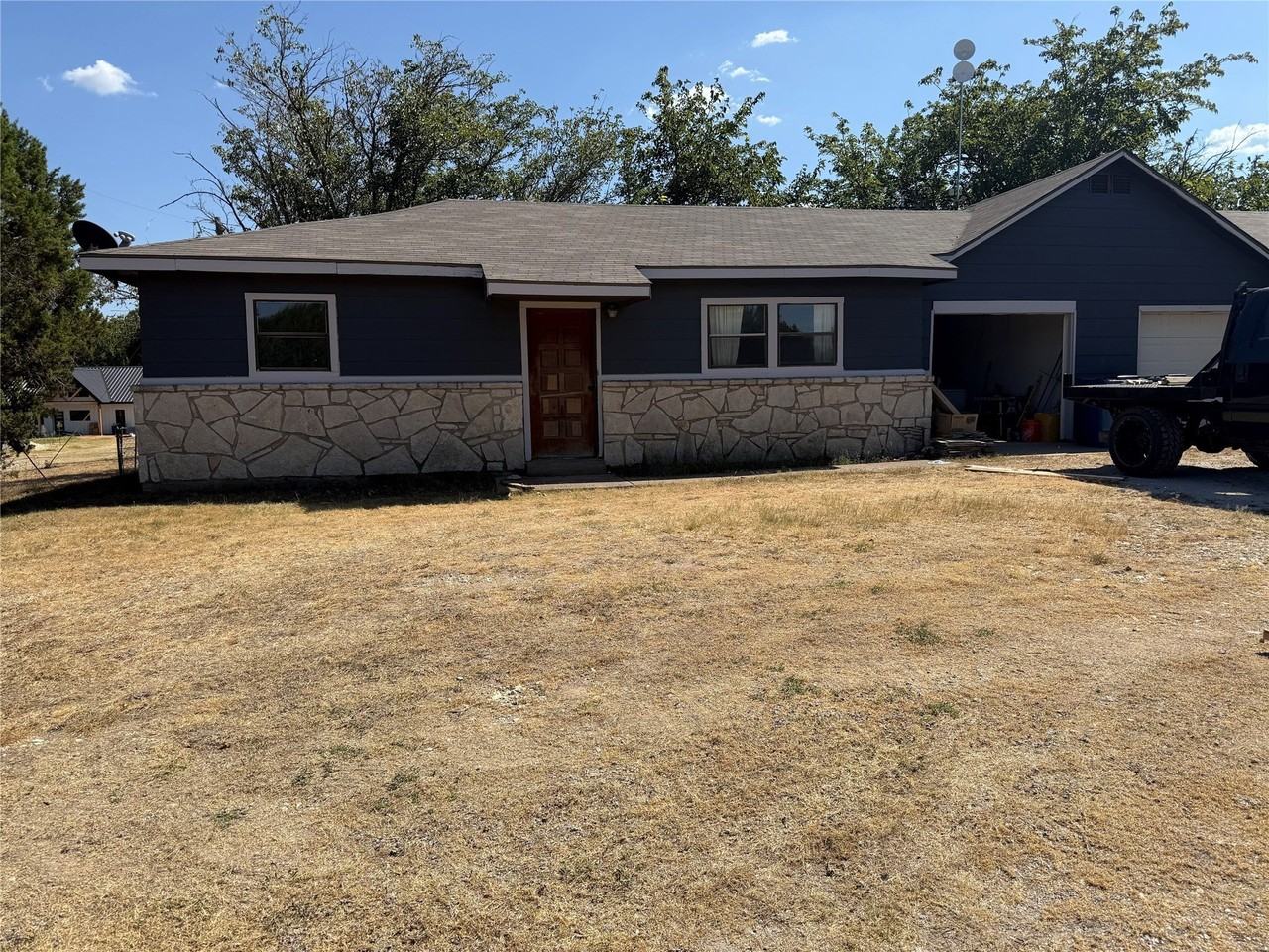 5019 Friendship Rd - Photo 2 of 14