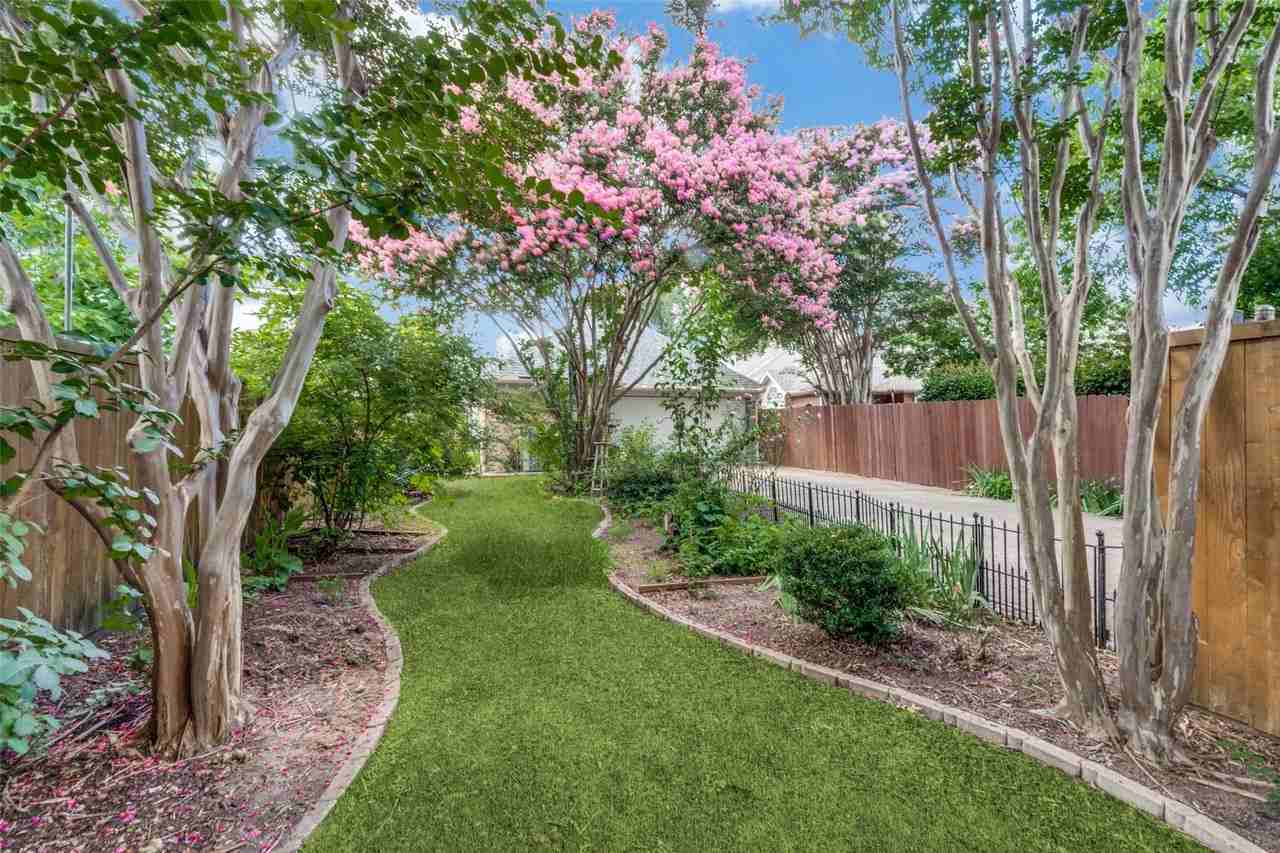 6816 Thorncliff Trl - Photo 2 of 12