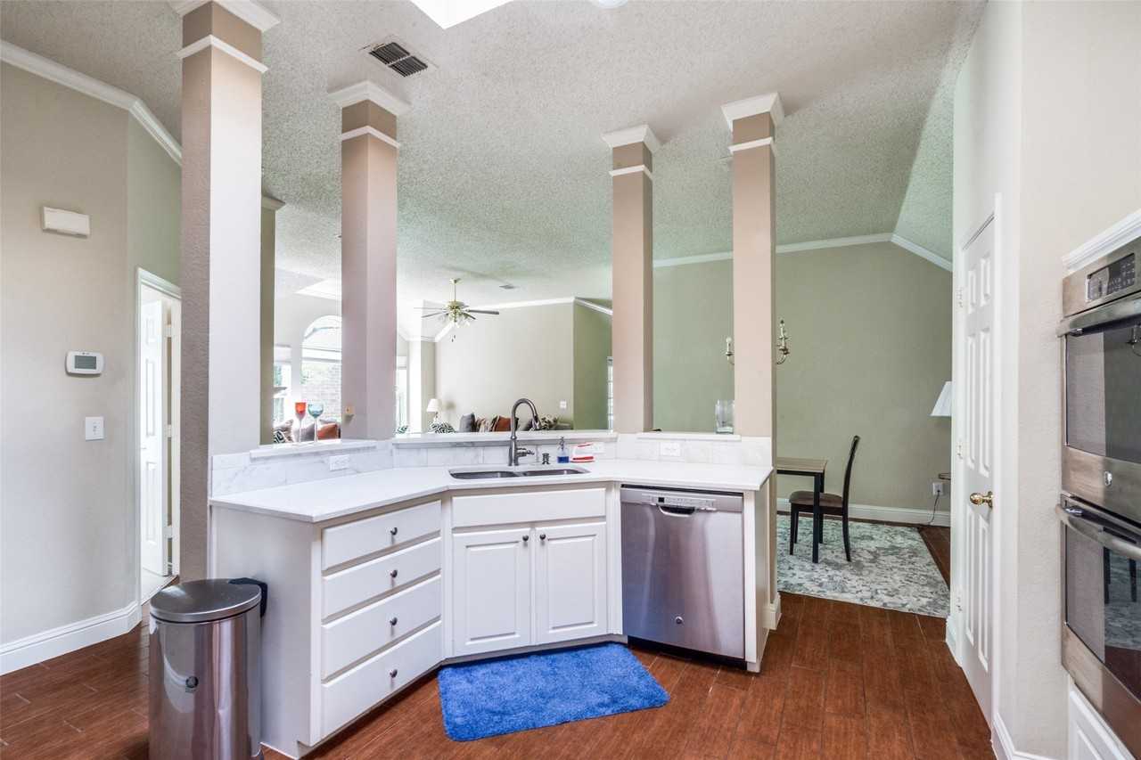 6816 Thorncliff Trl - Photo 5 of 12
