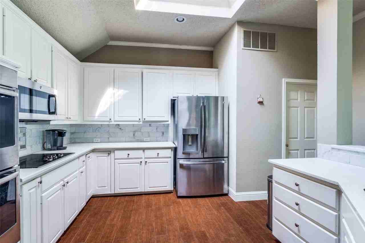 6816 Thorncliff Trl - Photo 6 of 12