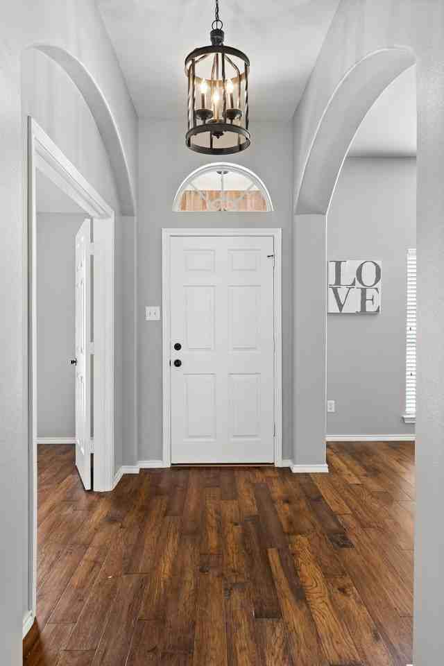 1601 Crabapple Ln - Photo 3 of 25