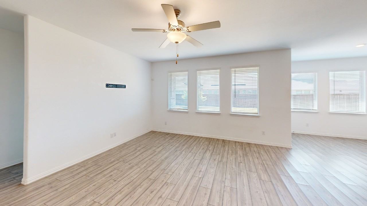 812 Carmen St - Photo 5 of 20