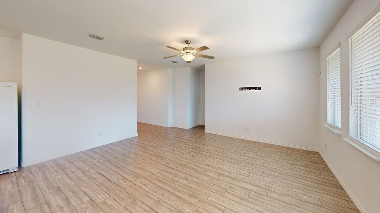 812 Carmen St - Photo 6 of 20