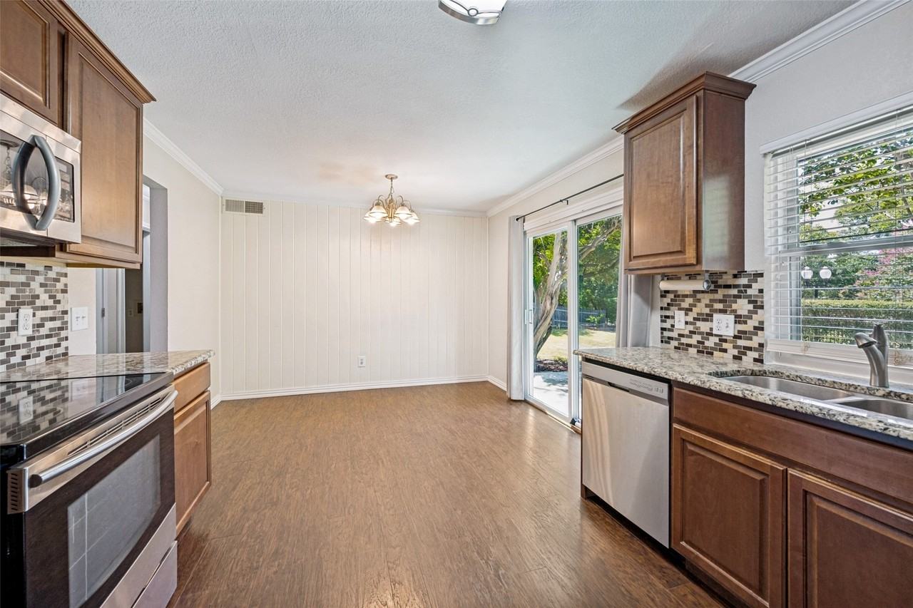 400 Harrington Ln - Photo 5 of 12