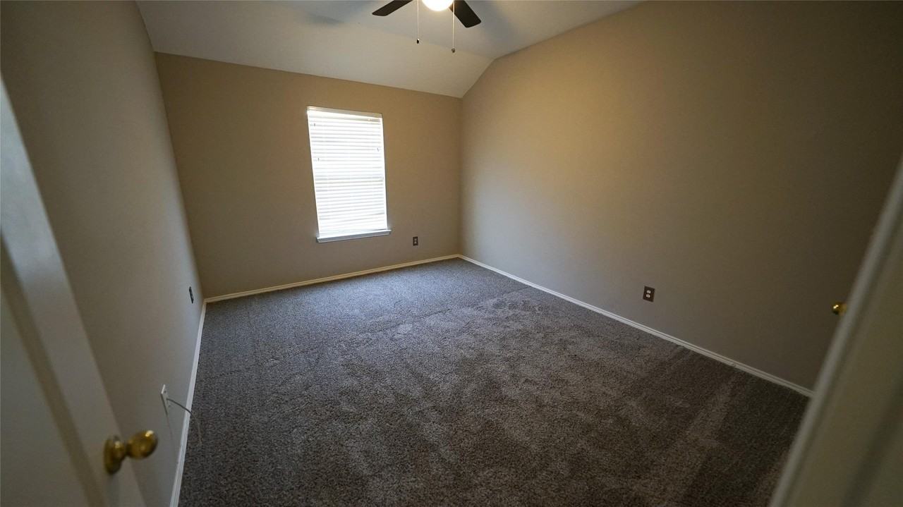 620 Azalea Dr - Photo 5 of 24