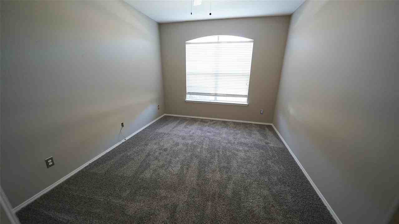 620 Azalea Dr - Photo 6 of 24
