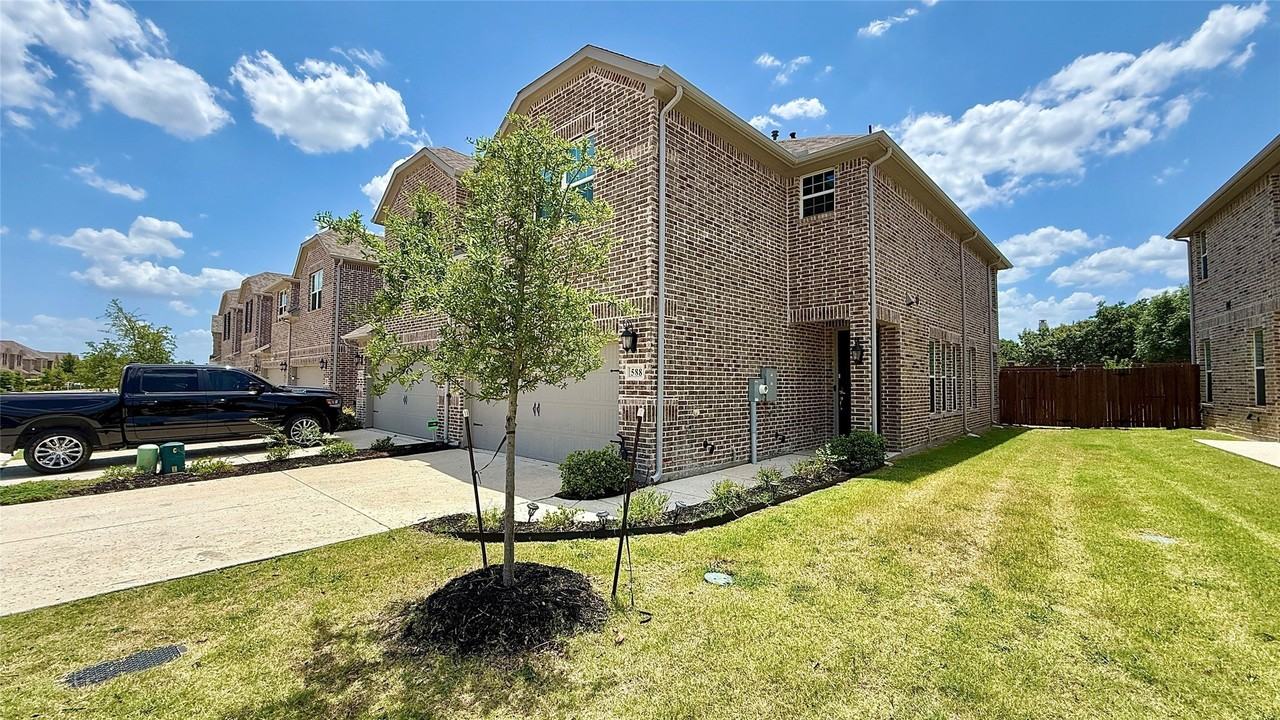 588 Hutchinson Ln - Photo 2 of 25