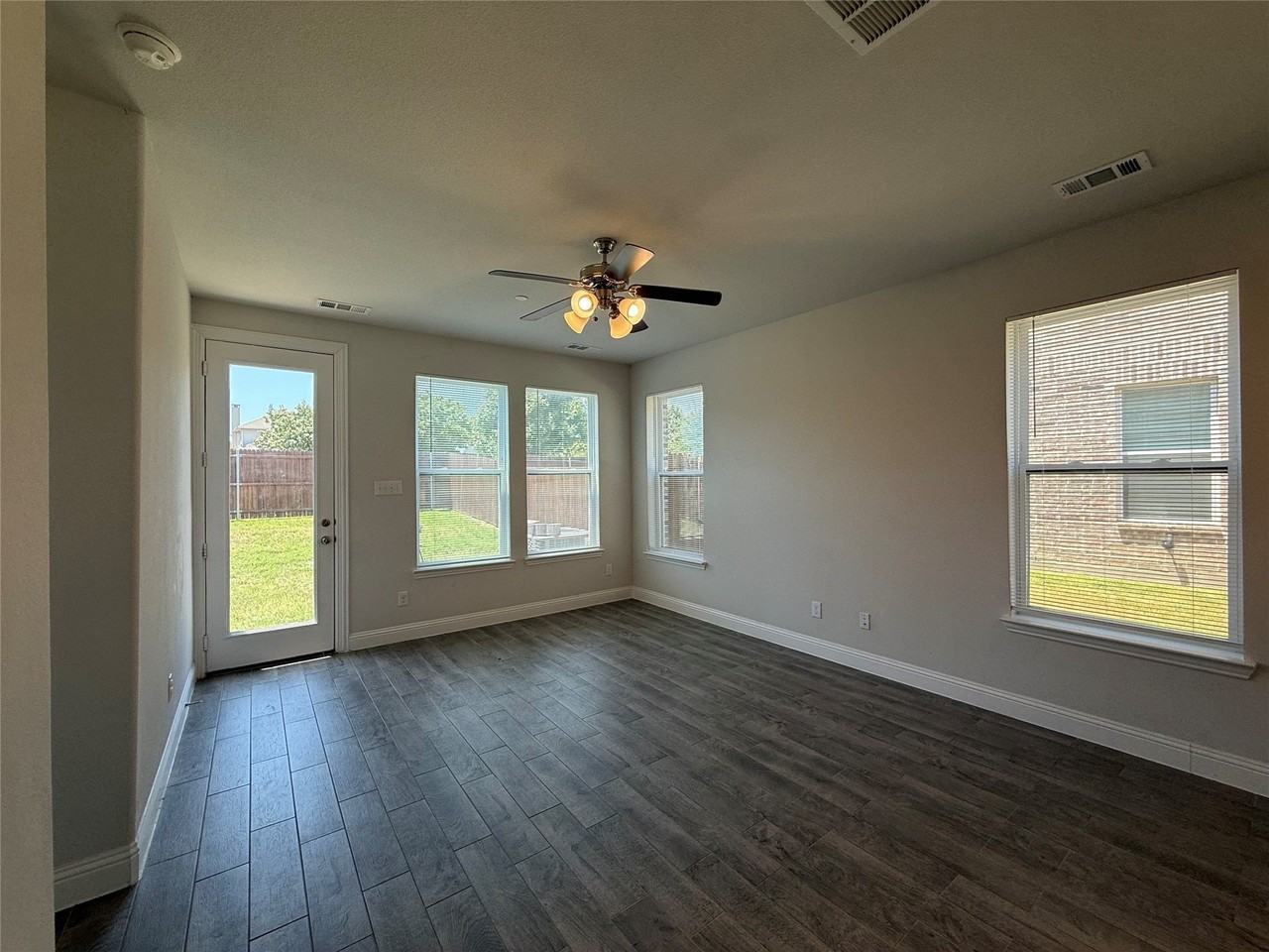 588 Hutchinson Ln - Photo 6 of 25