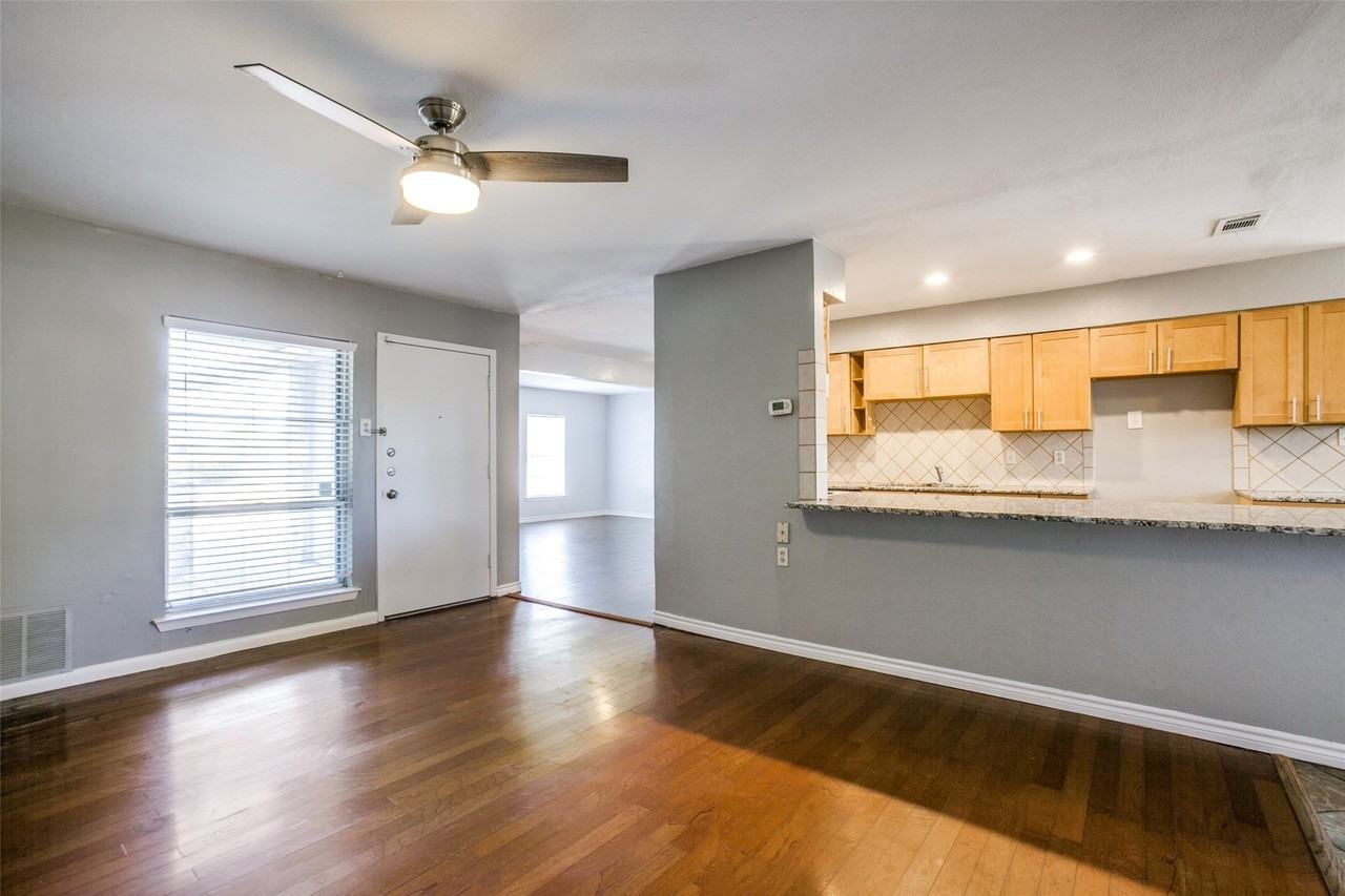 4425 Windsor Dr - Photo 5 of 12