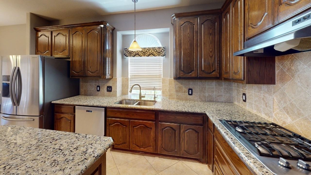 5628 Sleepy Creek Ln - Photo 4 of 30