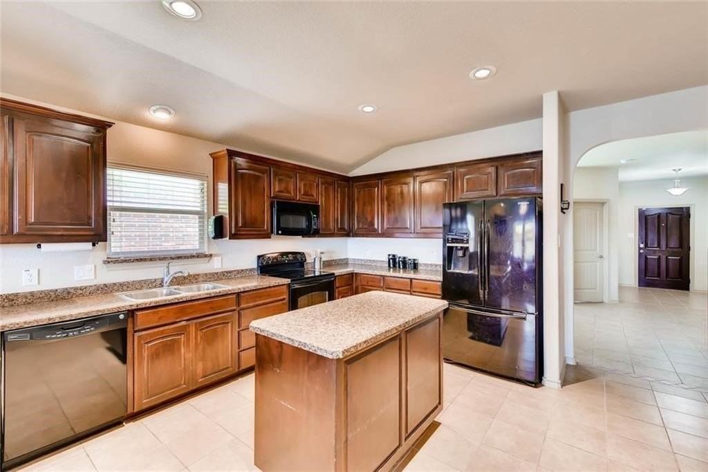 3401 Buckthorn Ln - Photo 6 of 13