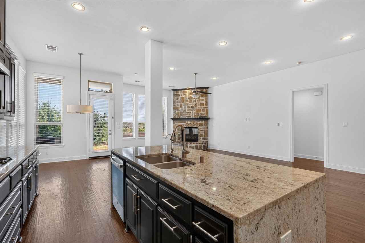 7220 Notre Dame Dr - Photo 3 of 15