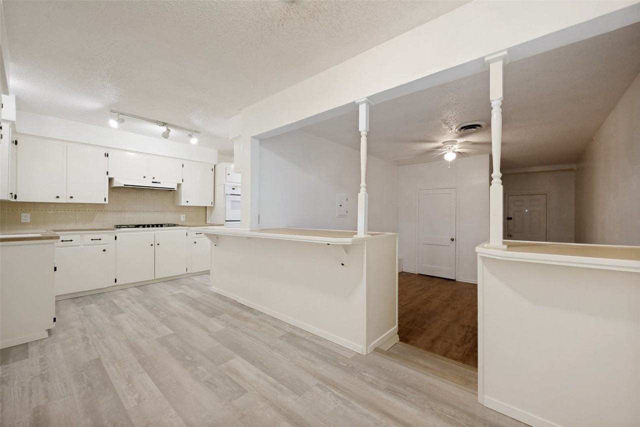 3214 Avon Dr - Photo 3 of 13