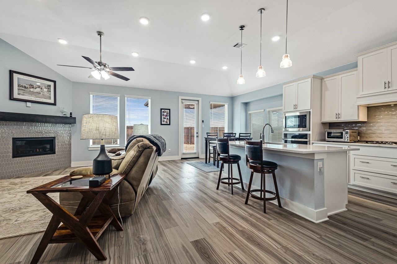 1913 Briar Hill Dr - Photo 4 of 28