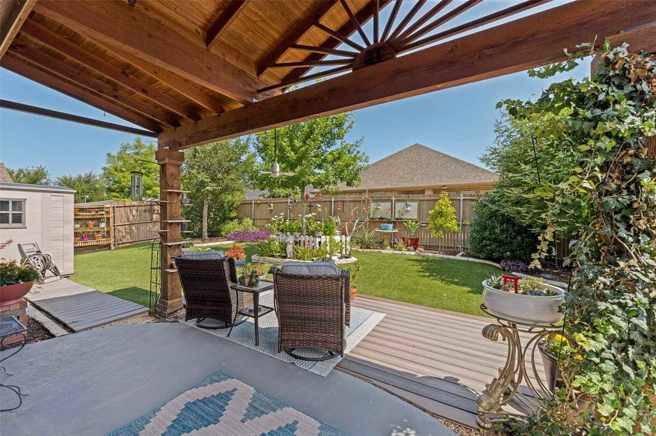 13000 Vitoria Dr - Photo 2 of 24