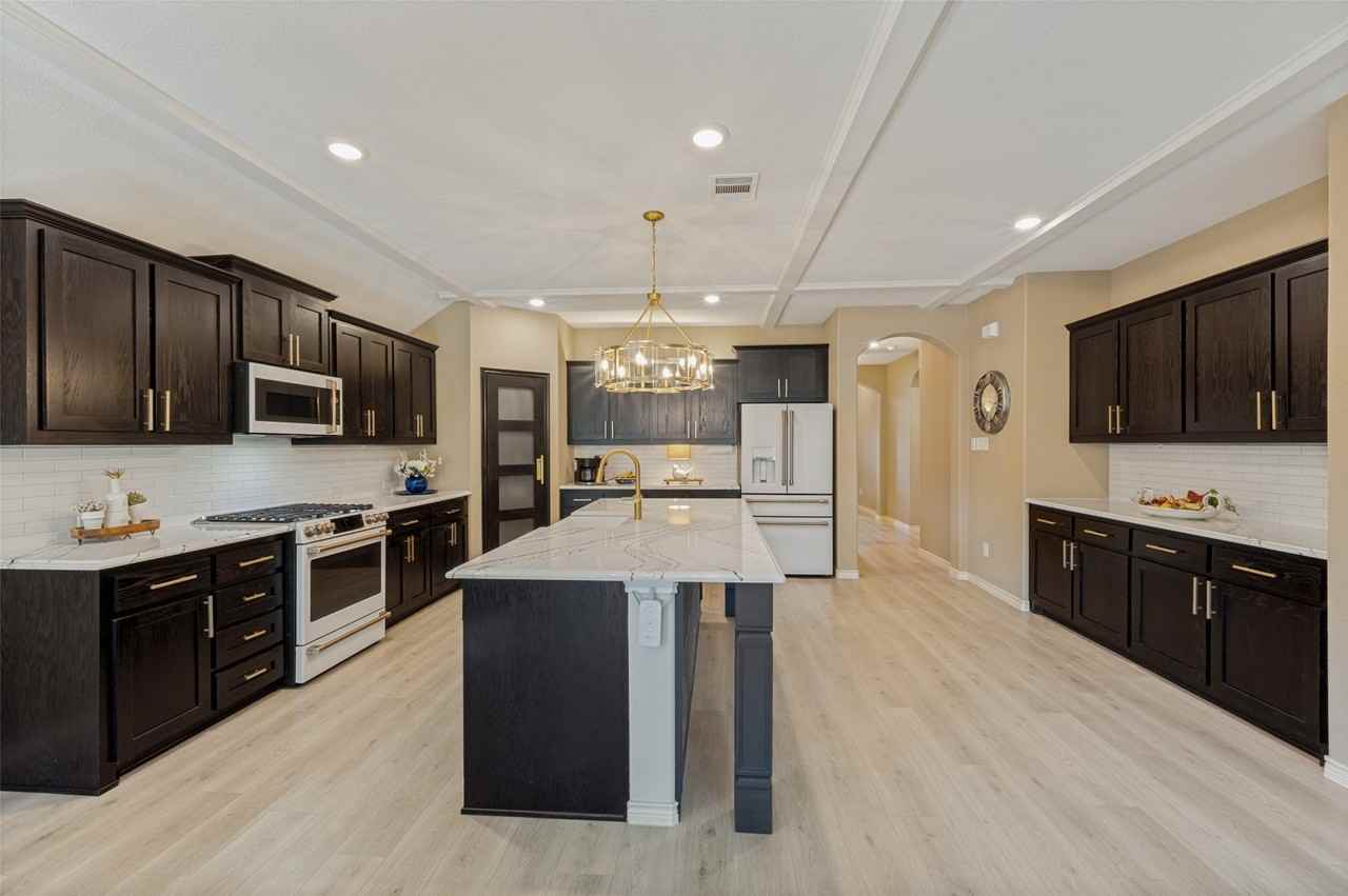 13000 Vitoria Dr - Photo 4 of 24