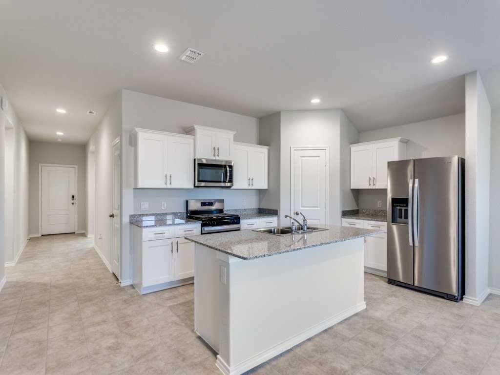 548 Bronze Cir W - Photo 2 of 11