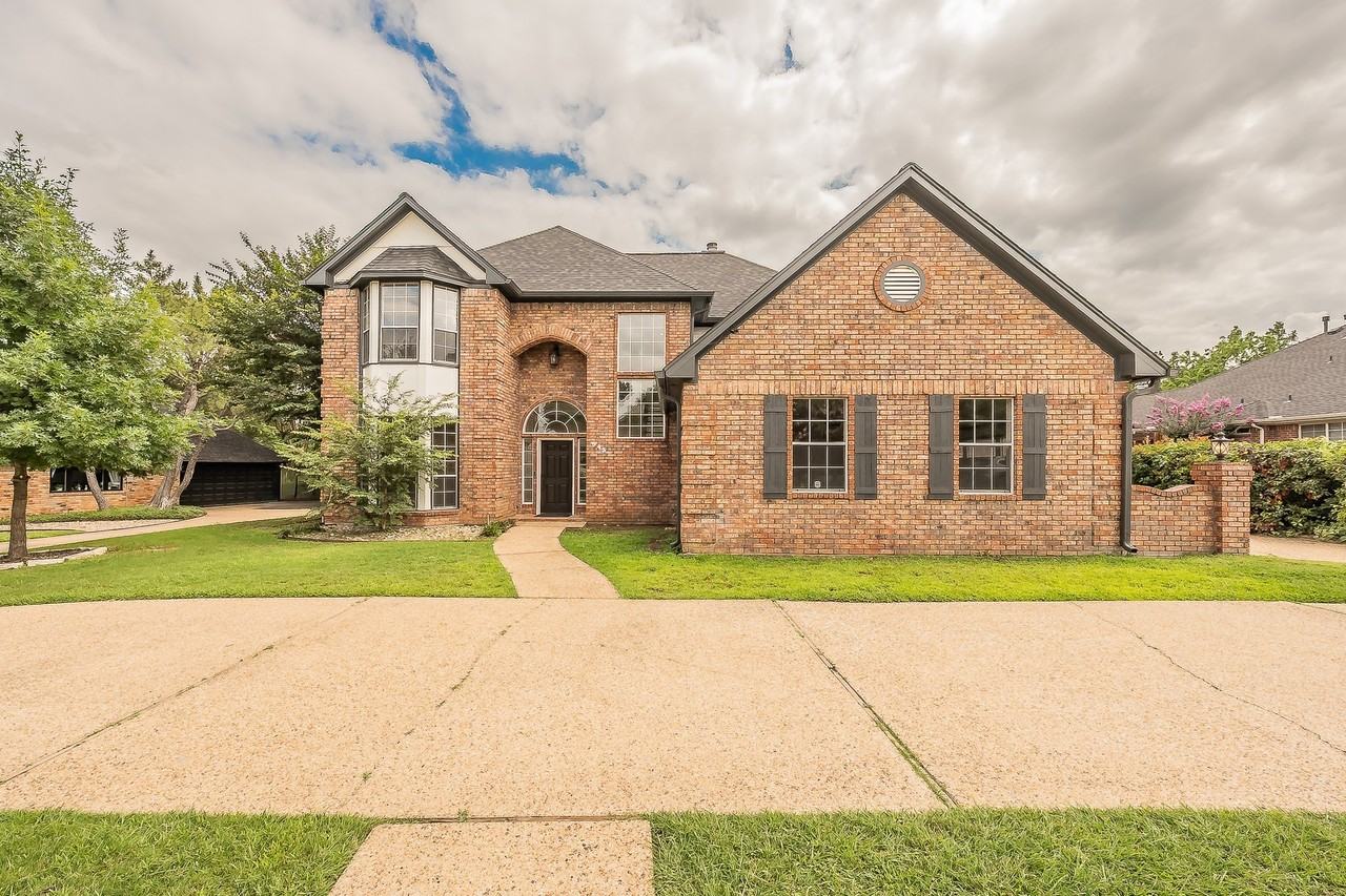 543 Timber Ridge Dr - Photo 2 of 40