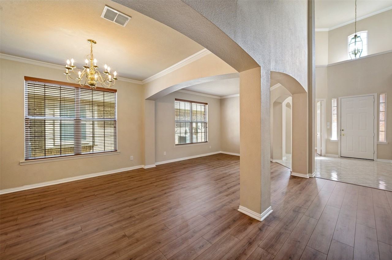 3621 Nandina Dr - Photo 2 of 12