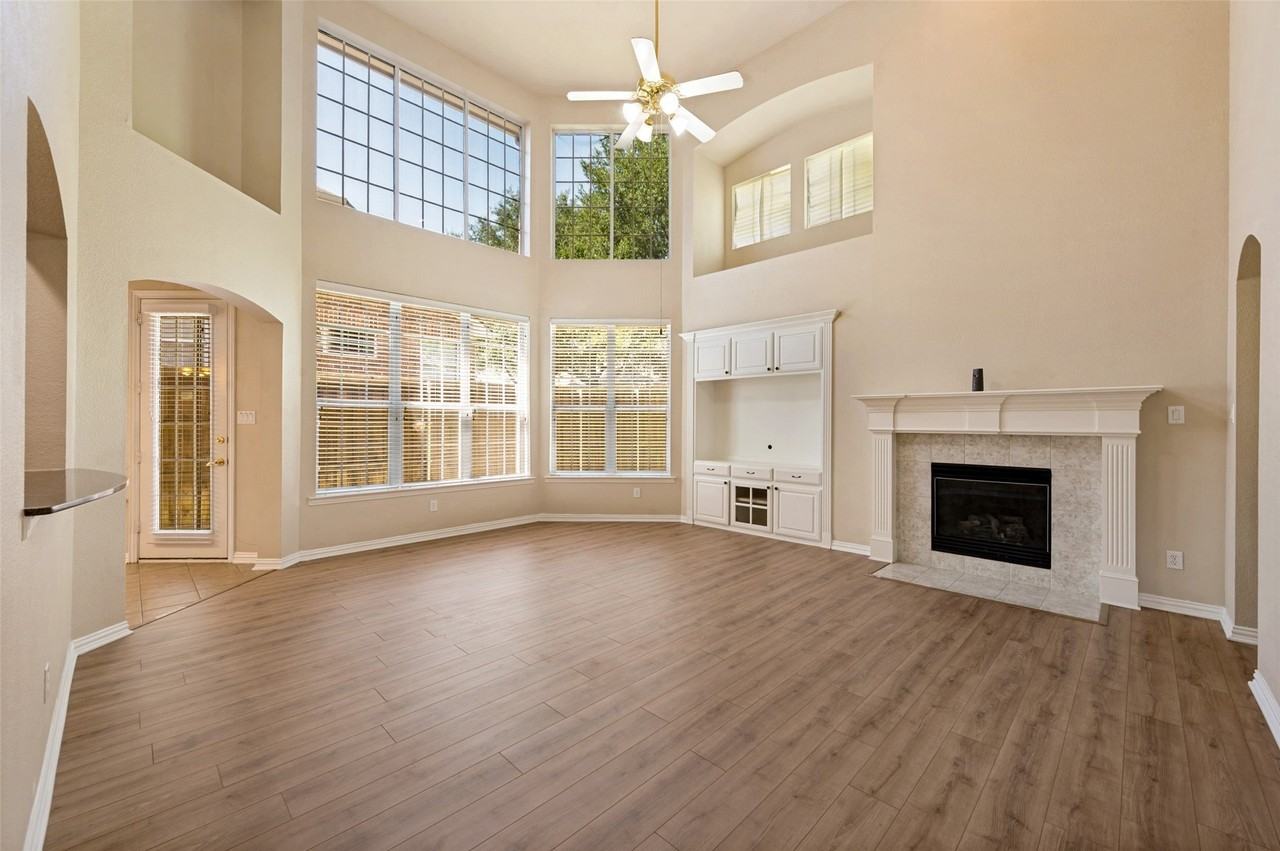 3621 Nandina Dr - Photo 3 of 12