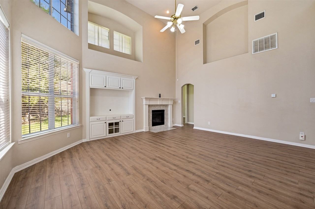 3621 Nandina Dr - Photo 4 of 12
