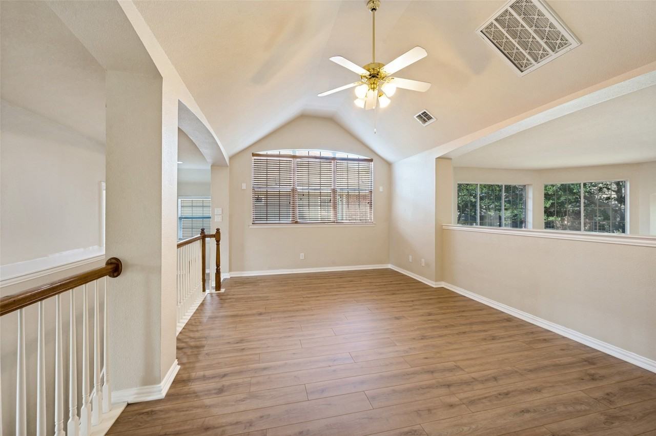 3621 Nandina Dr - Photo 6 of 12