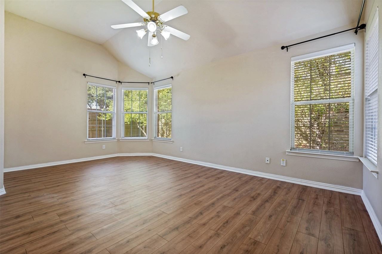 3621 Nandina Dr - Photo 7 of 12