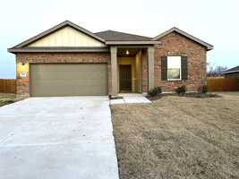 featured image of 902 Lexington Ln
