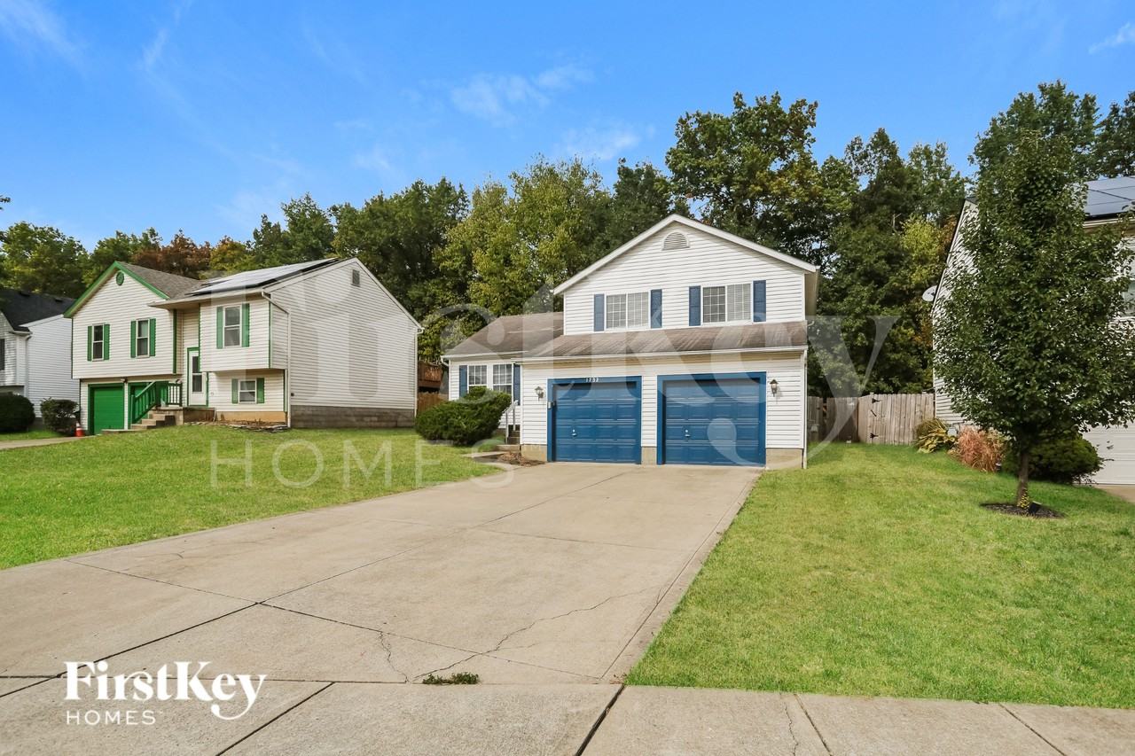 1732 Westmeadow Dr - Photo 2 of 16
