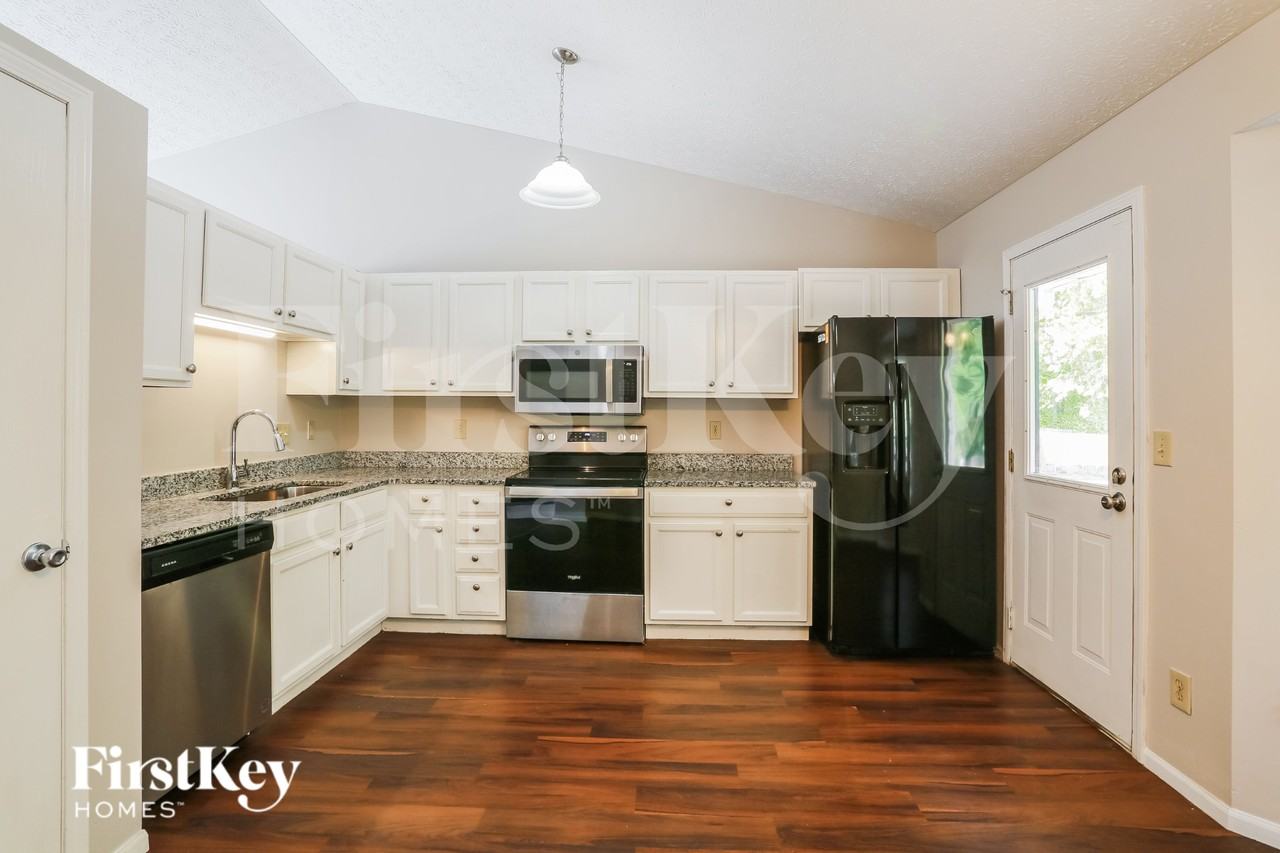 1732 Westmeadow Dr - Photo 6 of 16