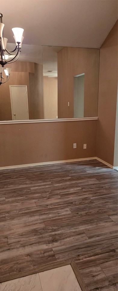 1912 Chapman Dr - Photo 4 of 35