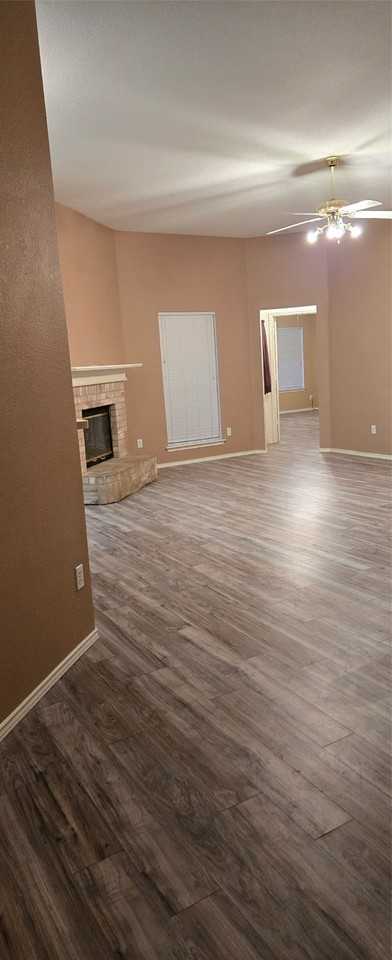 1912 Chapman Dr - Photo 5 of 35