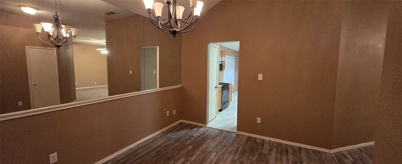 1912 Chapman Dr - Photo 6 of 35