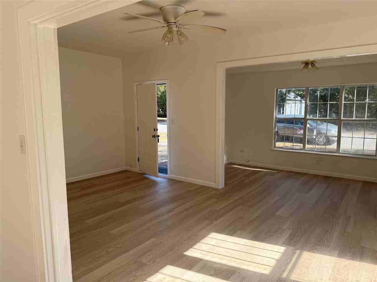 1217 W Walker St - Photo 3 of 19