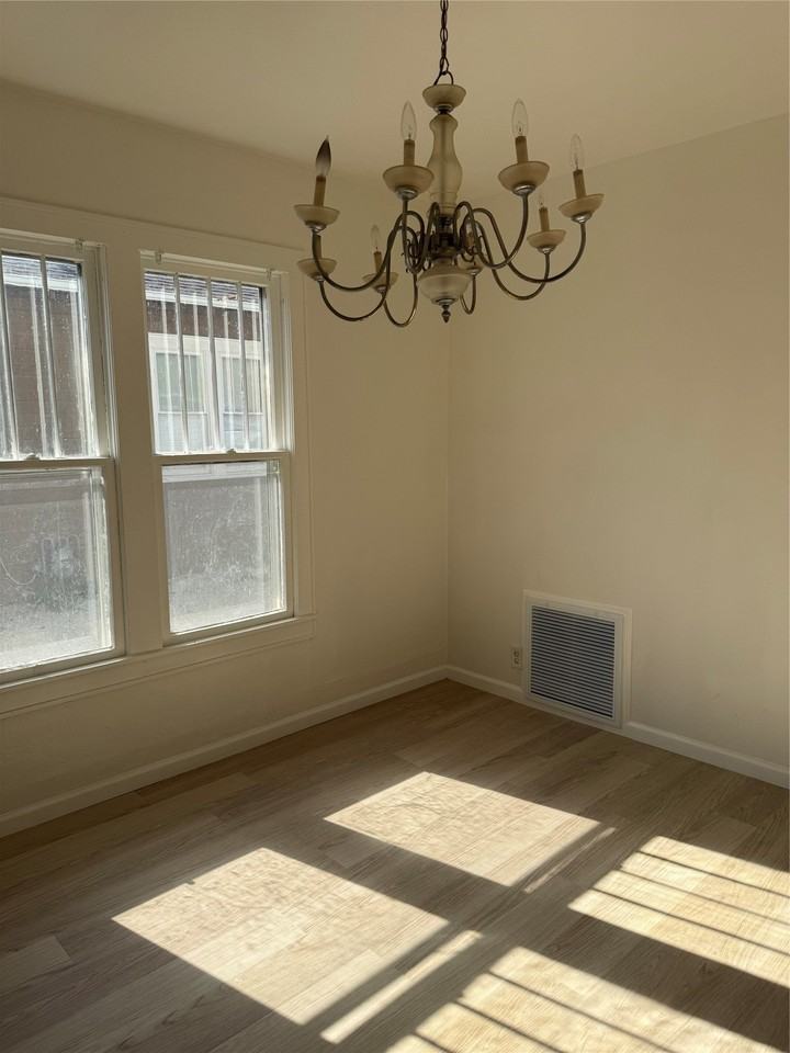 1217 W Walker St - Photo 7 of 19