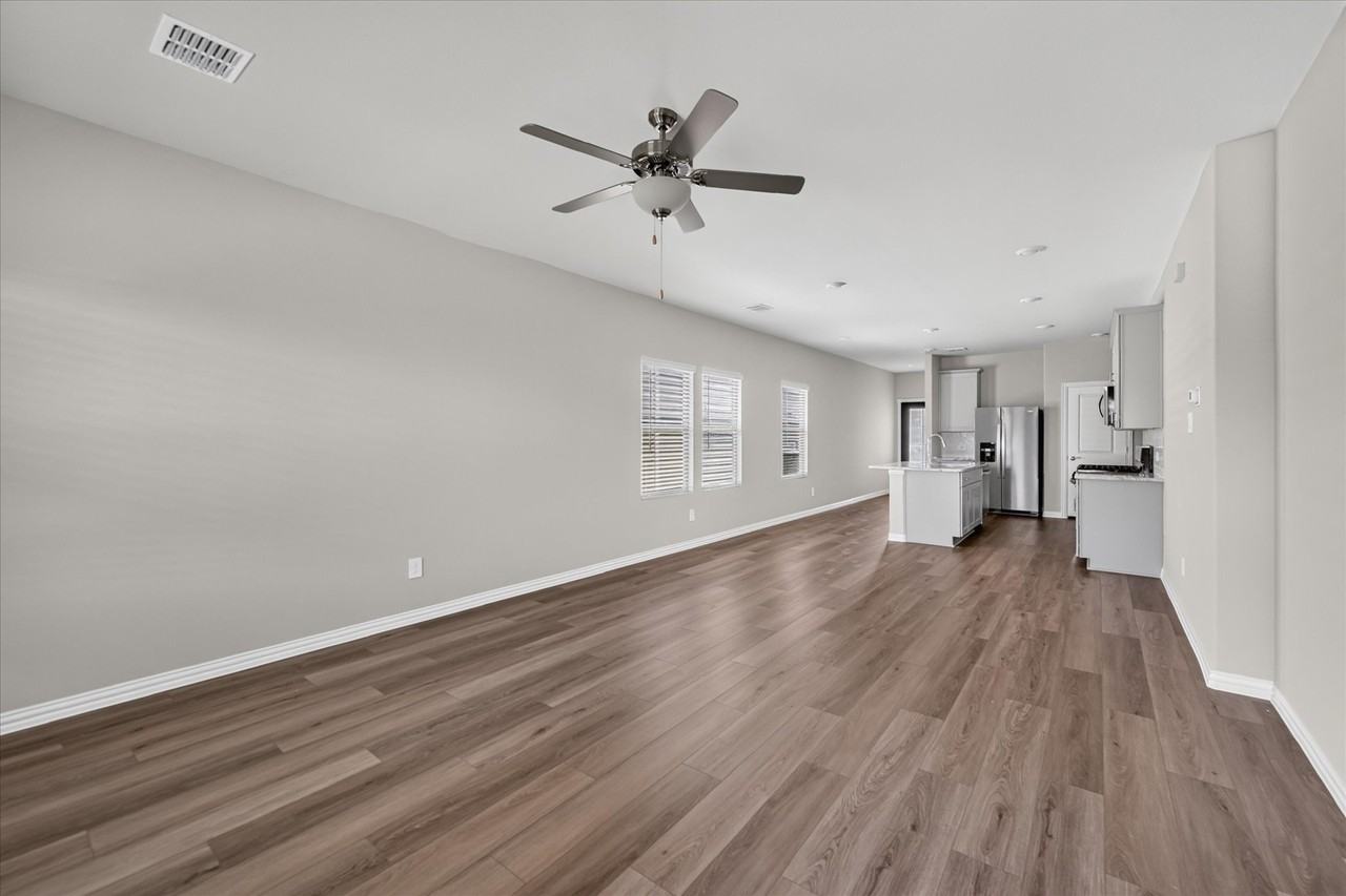 3520 Bridgeport Dr - Photo 3 of 29